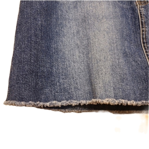 Abercrombie & Fitch | Women's Dark Denim Distressed Hem Mini Skirt (Size 6) - Picture 7 of 11